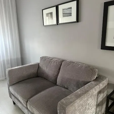 Mini Art House Apartment
