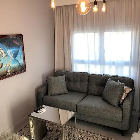 ミニ アート ハウス アパート