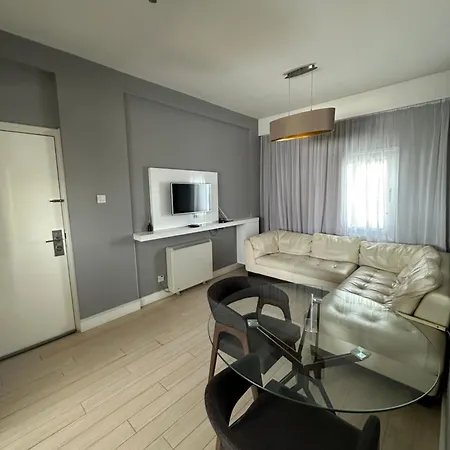 ミニ アート ハウス * ニコシア